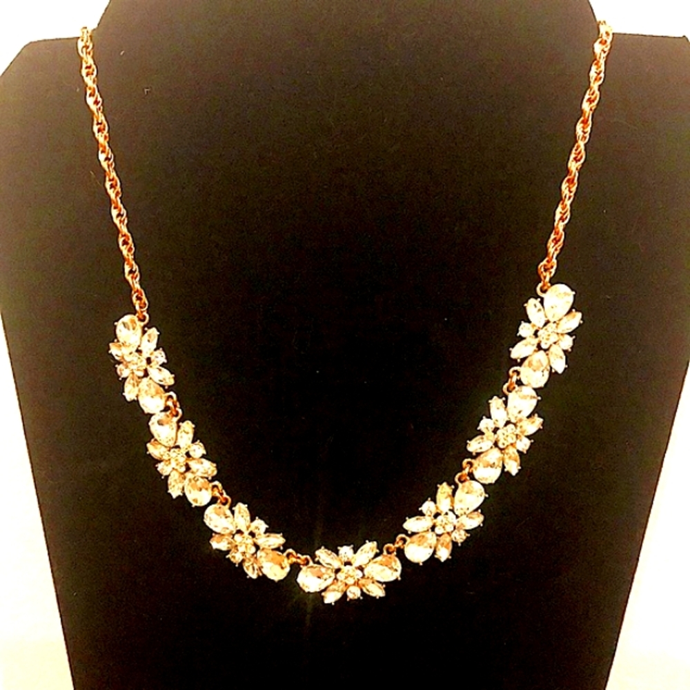 Pearl, Gold and Crystal Floral Desig Formal Necklace. Sparkl s! Statement Piece!